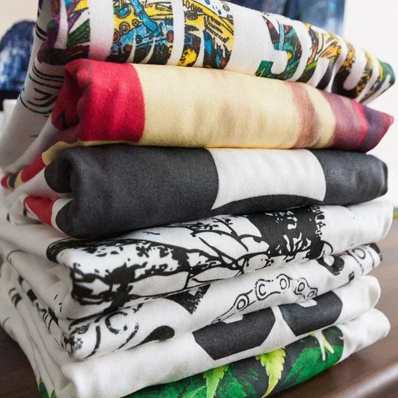 Men's short-sleeved T-shirt, printed with racing cars